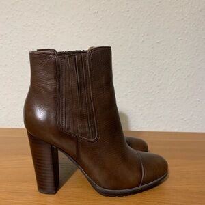 Uterque Dark Brown Heeled Boots